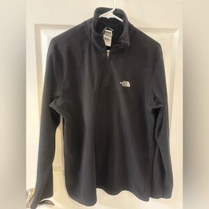 The North Face Black Quarter-Zip‎ Pullover TKA 100
